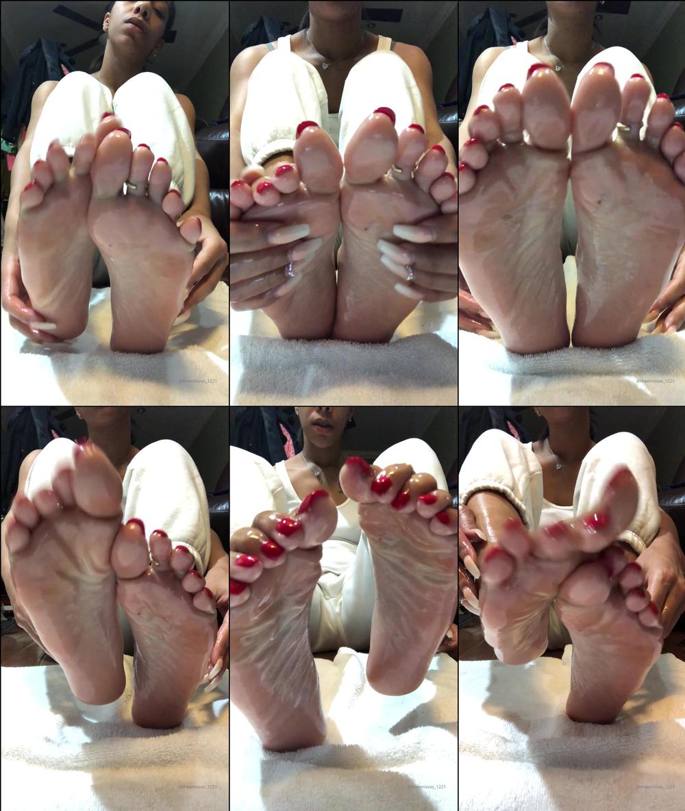 theemisses 1221 07 03 2020 170420014 did you miss these oily soles .toes 
