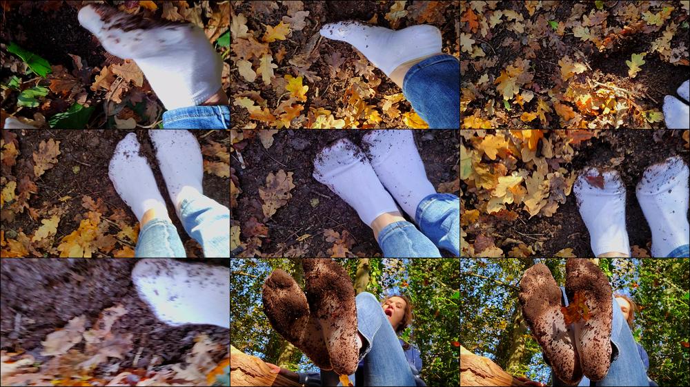 Sock Walk In Mud - Lick them