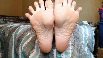 lilypod 24 06 2021 2144536571 getting my feet ready to be worshipped (lilypod)