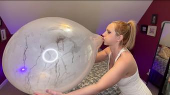 Blowing a Balloon 3 Times til Pop (SneezeGoddess)