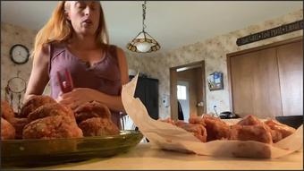 Queenmothersoles Cooking In Kitchen Asmr (QueenMotherSoles)