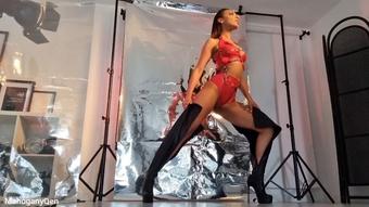 Join me in shiny backstage | MahoganyQen (MahoganyQen)