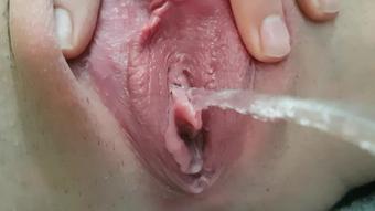 Hazel Simone Extreme Close Up P–Ing (Hazel Simone)
