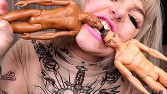 Mistressbijoux Tiny Man Decapitation (mistressbijoux)