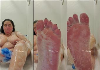 la butee 01 11 2020 1178145429 bubble bath time teaser (la_butee)