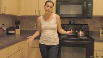 Wetting Her New Jeans - Aug 4, 2017 (IvyStarshyne)