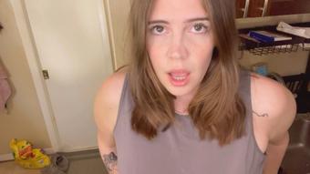 Cheering Mommy up with Cum - April 08, 2023 (maggierosexo)