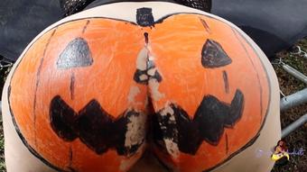 Threesome Pumpkin Smashing (Siren_nudist)