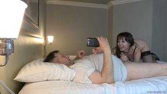 Sexy Babe Jenna Noelle Fucks Older Guy (TadPoleXXXStudio)