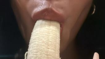 I want to feel a dick in my ass (EmmaThai)