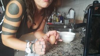 ASMR Peeling eggs (YourSweetPoison)