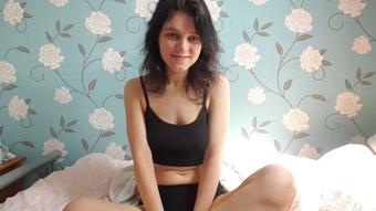 Girlfriend Needs a Bigger Cock (EveYourApple)
