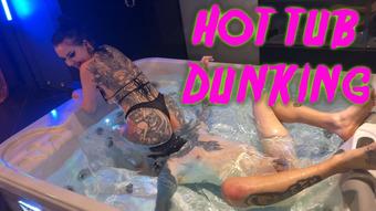 Hot tub dunking breathplay with MazMorbid (Demoness_Luna)