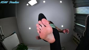 Amateur soles giantess and footjobs - Giant Latina Goddess Will Crush Your Little City! - Mp4 (Amateur soles giantess and footjobs)