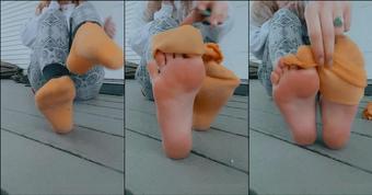 scarlettrose43 08 07 2021 2157196841 Late night  SOCK TEASE  while I smoke Mary j in my sneaky cigarette pipe (scarlettrose43)