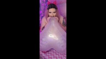 BBW princess blows heart balloon - November 03, 2021 (GothAmber)