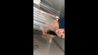 Sexy Shower & Quick Finger Fuck (SuzieLove212)