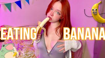EATING BANANA (OlashPeachy)