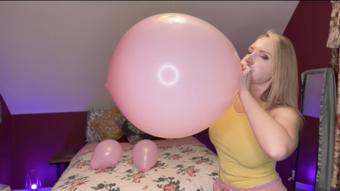 Working Up to a 36 Inch Balloon (SneezeGoddess)