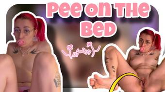 SUCKING A PACIFIER AND PEEING IN BED (cutielanalova)