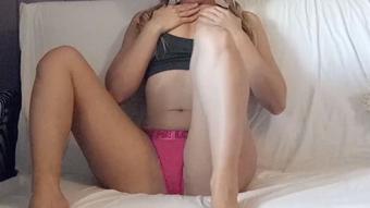 horny teen, dirty talking (sweeetama)