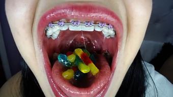 Miaisabella3 Eating Uvula Fetish (mia_isabella3)