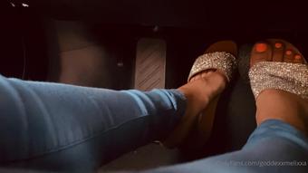 foreignfeeets 07 08 2021 2186443233 (foreignfeeets)