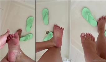 yourfeetsweetie 03 07 2022 2509585936 Shower toes (yourfeetsweetie)