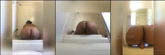 lia bluemoon 01 09 2019 10327659 bathroom fun (lia_bluemoon)