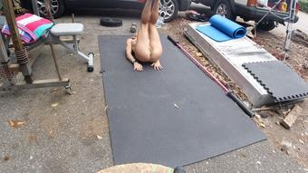 Naked Ab Workout - Pussy View - April 06, 2020 (Lora Cross)
