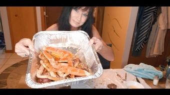 MUKBANG SNOWCRAB' CRABCAKES (Stormi Winters)
