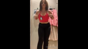 CHANGING ROOM FUN & FUCKING (Tiffanybabe01)