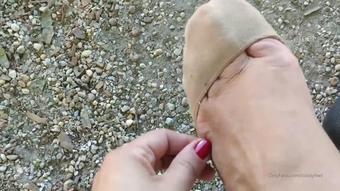 classyfeet 01 07 2019 40655401 wearing these ped socks for Andrew... (classyfeet)