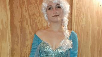 Elsa shows off her dress for you - June 05, 2023 (WoodlandNymph)