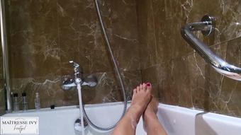 Maitresseivy - Un Bain Chaud Avec Moi Et Mes Pieds En Tunisie 4K (Maitresseivy)