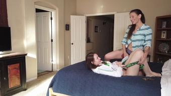 Ciren Verde Mila Has Stress Relieving Orgasm (Ciren Verde)