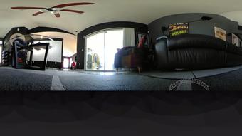 VR360* Giant Toby Shows You Off (Ginary)