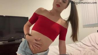Meganmarxxx Playing With My Belly Button (MeganMarxxx)