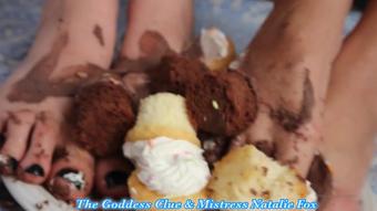 nataliefox 03 03 2020 166890212 cupcakes with clue the goddess clue (nataliefox)
