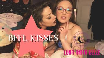 Kisses between GirlFriends - June 25, 2021 (LoonaPop)
