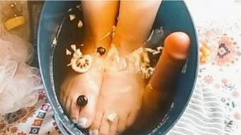 Soapy Foot Job in Bath - October 12, 2022 (May Mordabito)