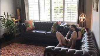 Orgasm Before my Night Out (SuzieLove212)