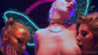 skyebluegfe 16 09 2022 2562516763 Primal senses @kinkyrabbitclub with @coconutkitty and @kimkerotika (skyebluegfe)