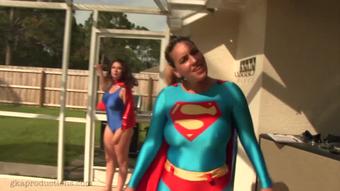 Superheroines Attacked Underwater (Ginary)