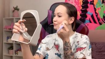Doing My Makeup Ignoring U - Sep 3, 2022 (Clover_Jade)