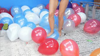 Bunny Stomps Balloons with Her Feet 4K (Custom Fetish)