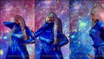 kattdumont 02 11 2022 2661656108 Todos llevamos un universo dentro  (kattdumont)