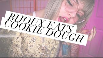 Mistressbijoux Bijoux Eats Cookie Dough (mistressbijoux)