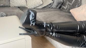 Eat This Cum Of My Boots (CutieDaisyMay093)