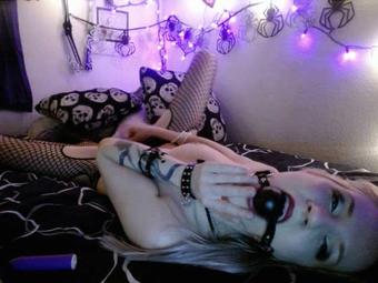 slut dirty talks and cums for you (VioletOctober)